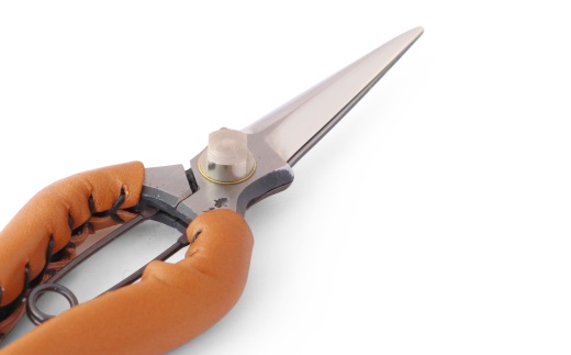 本鍛造剪定芽切鋏 本革 T17C（ハサミポーチR4付） 燕三条製 宗家秀久 [外山刃物] 【048S007】