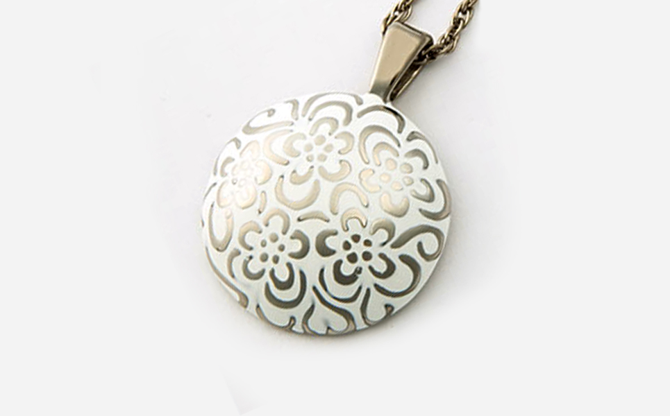 [leger（レジエ）] 純チタンネックレス 花玉(ハナダマ)平 大・白【052P003】