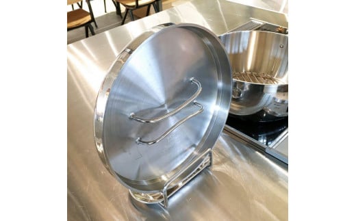 ダッチオーブン用 ステンレスふたスタンド 燕三条製 キャンプ用品 アウトドア用品 [村の鍛冶屋]【010S080】
