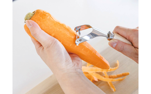 輪切りスライスと木柄ピーラー 皮むき 時短 調理器具 キッチン用品 キッチンツール 燕三条製 [小柳産業]【011S208】