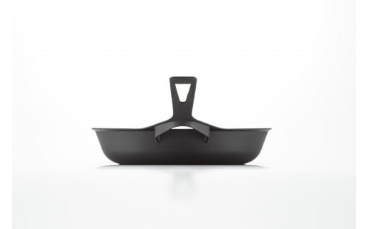 [UNILLOY（ユニロイ）] 薄く 軽い 鋳物フライパン 28cm 燕三条製（シリコーンマーク付、ガス、IH、オーブン、シーズヒーター、ラジェントヒーター等オール熱源対応） 【035S002】