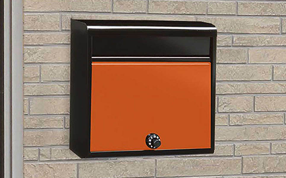 [グリーンライフ] 鍵付郵便ポスト（郵便受け） マットブラック/オレンジ【016P048】