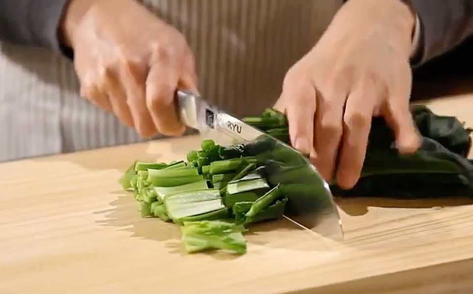 包丁 [雲竜]  三徳包丁 刃部17cm 匠が造る包丁 燕三条製包丁 庖丁【040P014】