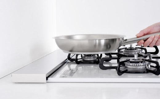 コンロ奥カバー&ラック ロータイプ （奥行10cm） キッチン用品 キッチングッズ 調理ラック こんろカバー 燕三条製 ステンレス製 新生活 一人暮らし [逸品物創]【010S135】