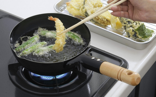 木柄ミニ炒めパン 20cm IH対応 キッチン用品 フライパン 燕三条製 【010S302】