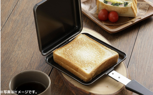 両面エンボス鉄製トースターパン IH対応 キッチン用品 フライパン ホットサンド 燕三条製 【010S306】