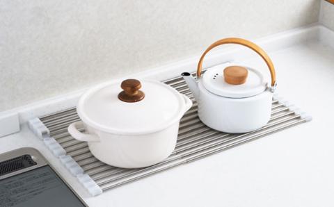 たためてしまえる伸縮水切り ワイドタイプ カトラリーケース付【013P051】