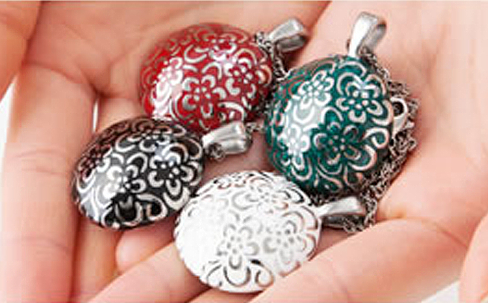 [leger（レジエ）] 純チタンネックレス 花玉(ハナダマ)平 大・黒【052P004】