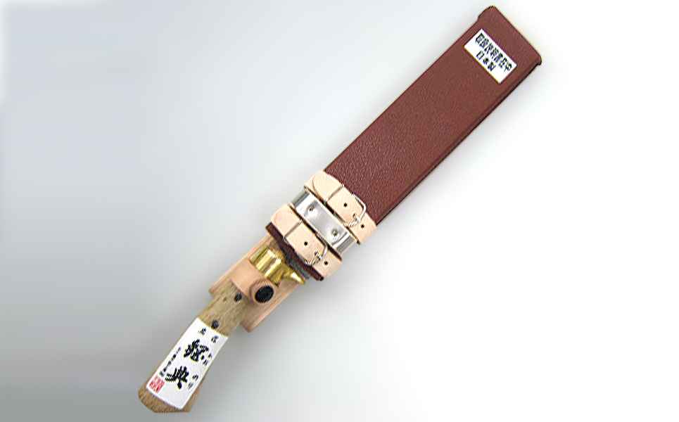 [五十嵐刃物工業] キャンプ用品にあると便利なナタ 山鉈片刃（木鞘付）　アウトドアにも【055P004】