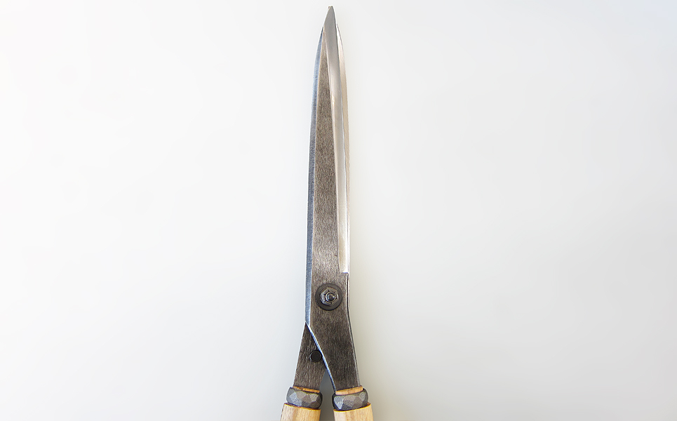 [五十嵐刃物工業] 樹木の剪定に便利なハサミ 安来鋼付刈込仕上鋏【060P015】