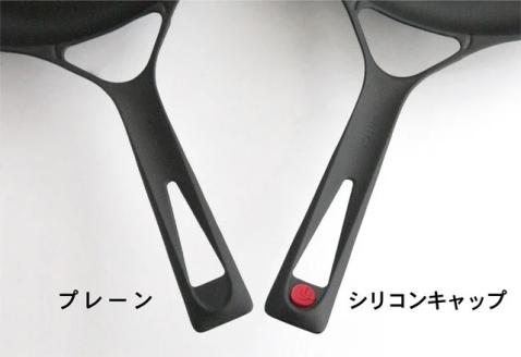 [UNILLOY（ユニロイ）] 薄く軽い 鋳物フライパン 26cm 燕三条製 シリコーンマーク付、ガス、IH、オーブン、シーズヒーター、ラジェントヒーター等オール熱源対応 【030S002】