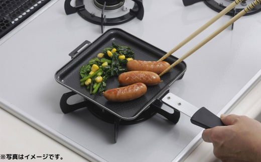 両面エンボス鉄製トースターパン IH対応 キッチン用品 フライパン ホットサンド 燕三条製 【010S306】