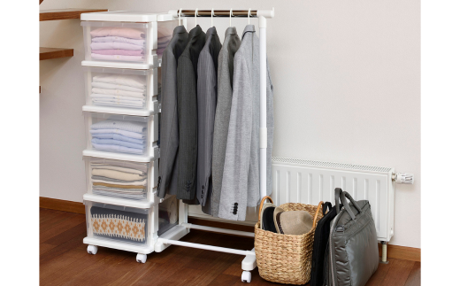 シーズユニット5段 パイプハンガーラック付 WHクリア 収納チェスト 幅83.5 奥行42 高さ106.2 引き出し シンプル 衣替え 新生活 リビングチェスト キャスター付き スリム ラック プラスチック 収納チェスト キャスター スリムチェスト 一人暮らし [JEJアステージ] 【019S066】