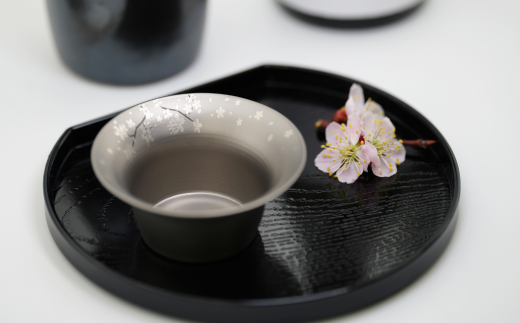 純チタン製お猪口 富士(Fuji) ・秋(紅葉) オシャレ おちょこ ぐい吞み おしゃれ 酒器 日本酒 チタン 燕三条製 プレゼント 退職祝い 【022S065】