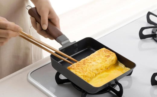 両面エンボス鉄製フライパン3種セット(26cm 28cm 玉子焼用) IH対応 キッチン用品 燕三条製 【024S022】