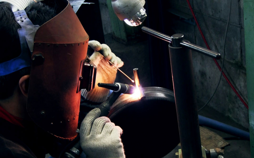 [大人の鉄板] 4.5mmの厚みが肉の旨みを引き出す フライパン26cm 蓋付き【025P014】