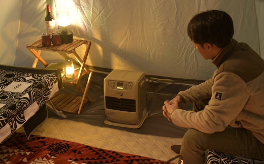 [キャプテンスタッグ×コロナ] 石油ファンヒーター ベージュ 専用収納ケース付きセット 7～9畳用 ポータブルバッテリー対応 ポータブル電源対応 アウトドア用品 キャンプ用品 暖房 屋外使用 灯油ストーブ FH-CP25CS 【108S005】