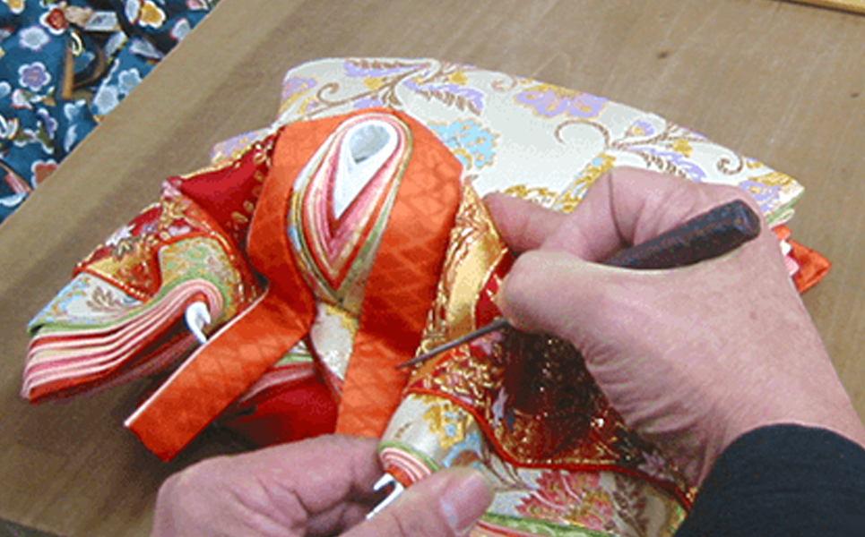 [隆和堂] 伝統工芸士作 お雛様 雛人形（ひな人形） 和紙 山に桜【374P001】