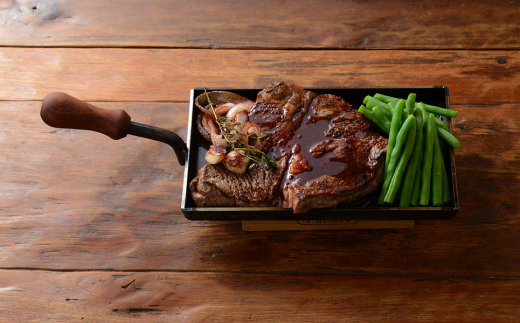 4.5mmの厚みが素材の旨みを引き出す 鉄板小（蓋付き） [大人の鉄板]【028P013】