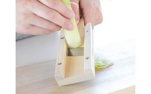 ねぎねぎセット ｢ねぎピーラー(白髪ねぎ)とねぎスライス(輪切り)｣ 皮むき 時短 調理器具 キッチン用品 キッチンツール 燕三条製 [小柳産業] 10000円以下 1万円以下 【010S524】