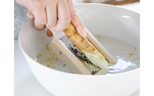 ささがきスライスと昭和の台所ピーラー 皮むき 時短 調理器具 キッチン用品 キッチンツール 燕三条製 [小柳産業]【011S204】