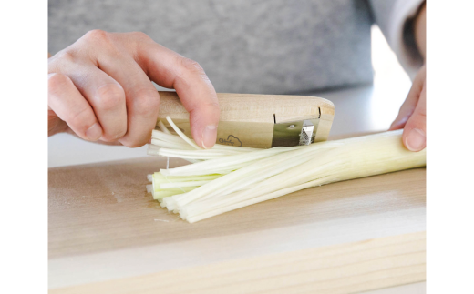 ねぎピーラー(白髪ねぎ)と木柄ピーラー 皮むき 時短 調理器具 キッチン用品 キッチンツール 燕三条製 [小柳産業]【011S205】