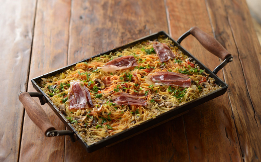 4.5mmの厚みが素材の旨みを引き出す 鉄板大（角蓋付き） [大人の鉄板]【037P006】