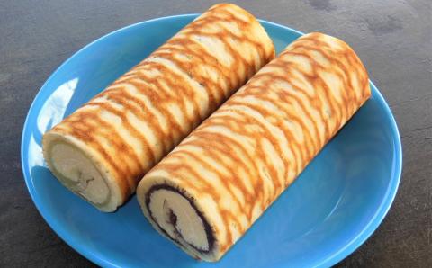 【吉屋20年以上のロングセラー】ロールケーキ 虎の巻 白あんと黒あんの2本入