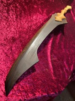 とある英雄が使っていそうな剣風「ピザカッター」 全長112cm