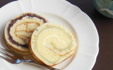 【吉屋20年以上のロングセラー】ロールケーキ 虎の巻 白あんと黒あんの2本入