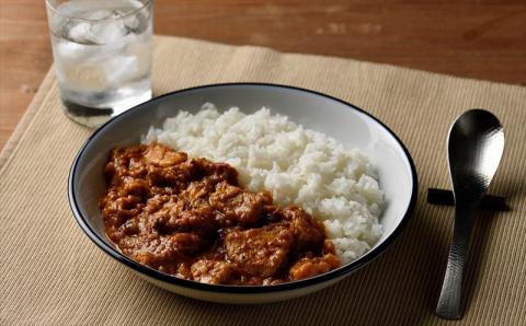 新潟スパイスカレー 中辛 オリジナルブレンドスパイス 180g（1人前） 新潟ブランド豚 岩船豚使用ポークカレー