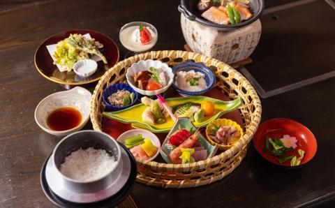 【1泊2食付き ペアご宿泊券】ゆったりのんびり芯から心地よい 高柳じょんのび村『萬歳楽』