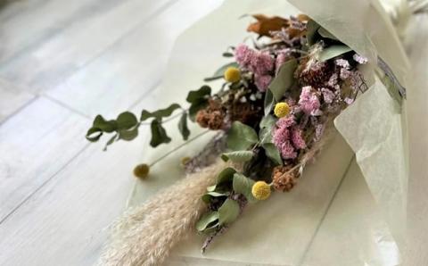 【3ヶ月に1回お届け】年4回定期便 季節のドライフラワー Mサイズ スワッグ 2月・5月・8月・11月お届け