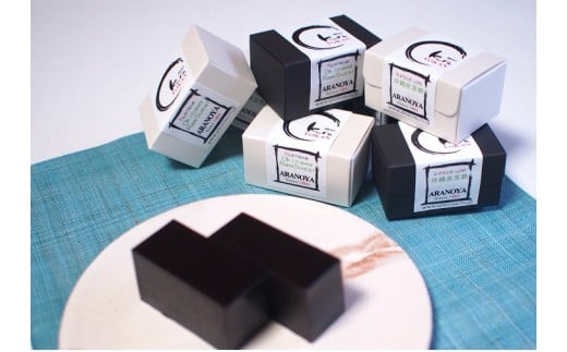 ねっとり濃厚！空気に触れ熟成する 名題「くろ羊かん（ミニ）」9個入