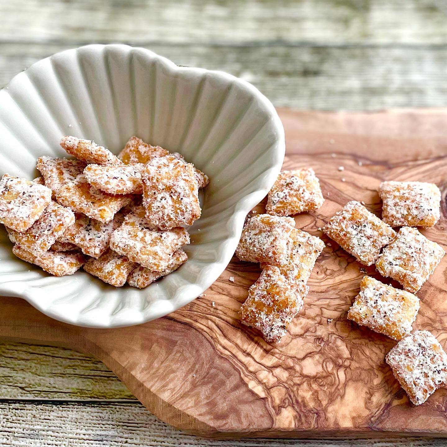 スタンドパック おかき バジルモッツァレラチーズ 12個 さくら堂 さくら製菓 こしひかり コシヒカリ 新潟 新発田 菓子 おかし お菓子 和菓子 バジル オレガノ タラゴン ハーブ カマンベール チェダー モッツァレラ チーズ ライス 米 お米 せんべい 煎餅 米菓 間食 おやつ ダイエット ヘルシー sds011_01