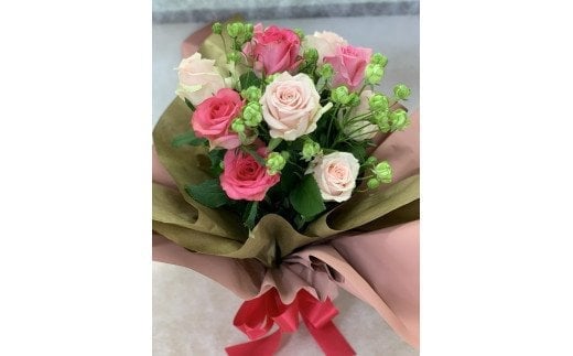 そのまま飾れる花瓶付バラのブーケMサイズ 12本 【 バラ 生花 花束 フラワーアレンジメント 記念日 母の日 父の日 ギフト プレゼント 花 ブーケ 12本 G08_02 】