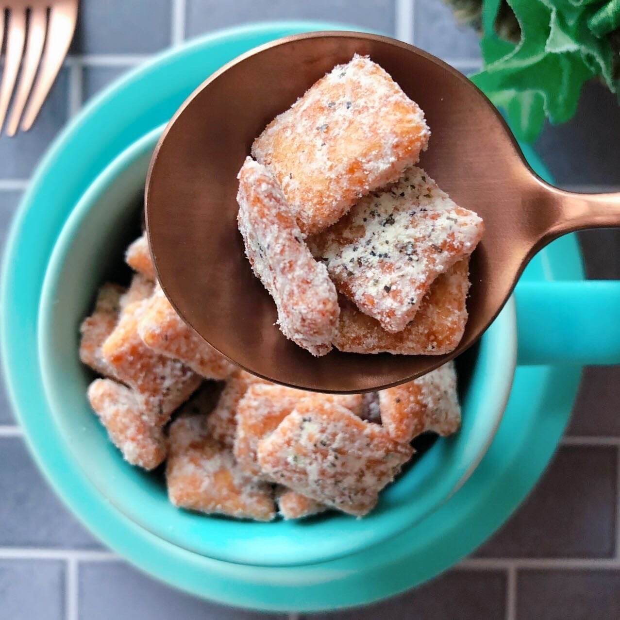 スタンドパック おかき バジルモッツァレラチーズ 12個 さくら堂 さくら製菓 こしひかり コシヒカリ 新潟 新発田 菓子 おかし お菓子 和菓子 バジル オレガノ タラゴン ハーブ カマンベール チェダー モッツァレラ チーズ ライス 米 お米 せんべい 煎餅 米菓 間食 おやつ ダイエット ヘルシー sds011_01