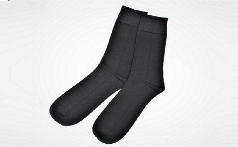 《絹生活研究所》内側シルク靴下2足セット（メンズM)