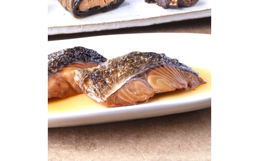 永徳 鮭乃蔵 鮭の酒びたしと秋鮭惣菜（鮭の焼漬け・鮭のうま煮・鮭巻昆布） 祥セット 1007012