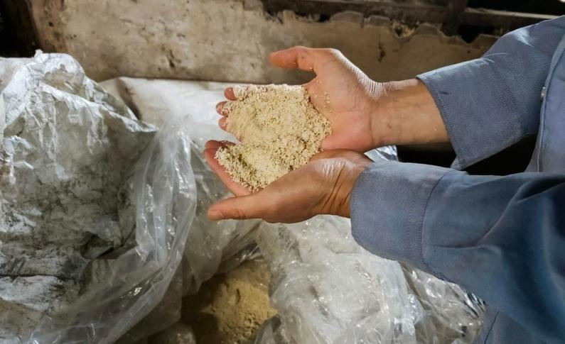 最高級村上牛 モモスライス 500g 赤身 にいがた和牛 santaふぁーむ 生産者直送  [1031003]