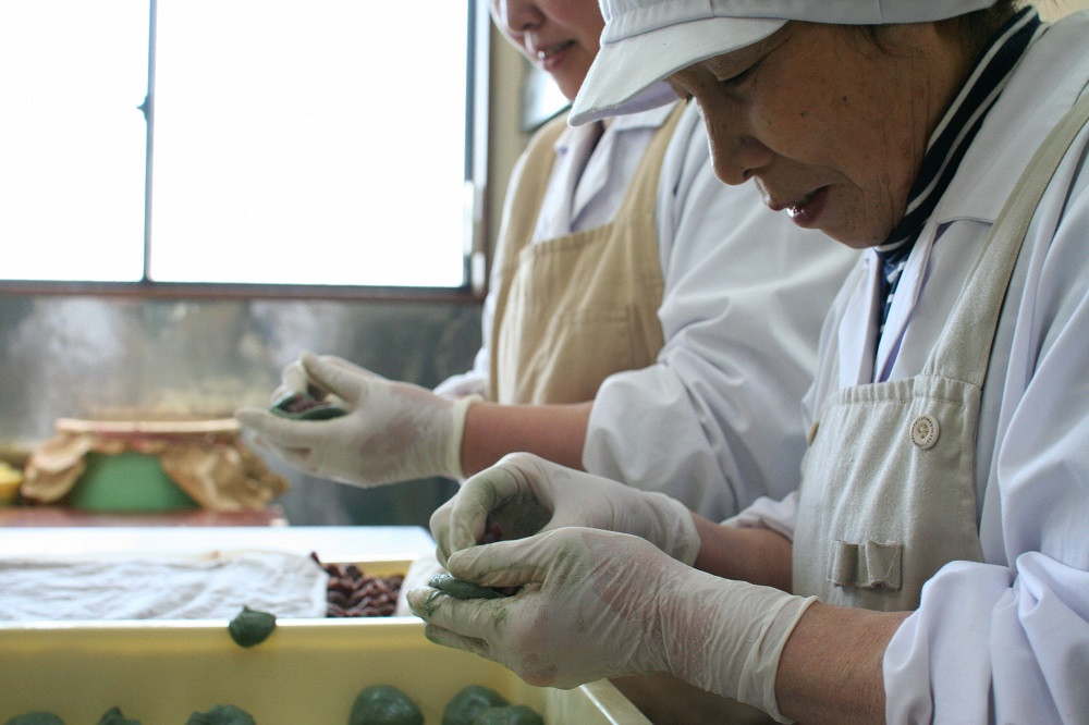 村上の元気なかあちゃんたちが手作りした笹団子（粒あん20ヶ） 1061002