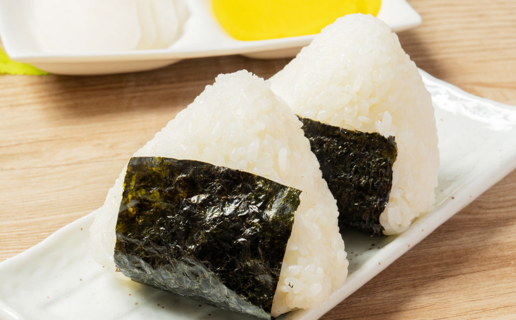 【令和7年産米】牛とつくったお米 新潟県岩船産 コシヒカリ 精米 5kg 1041001