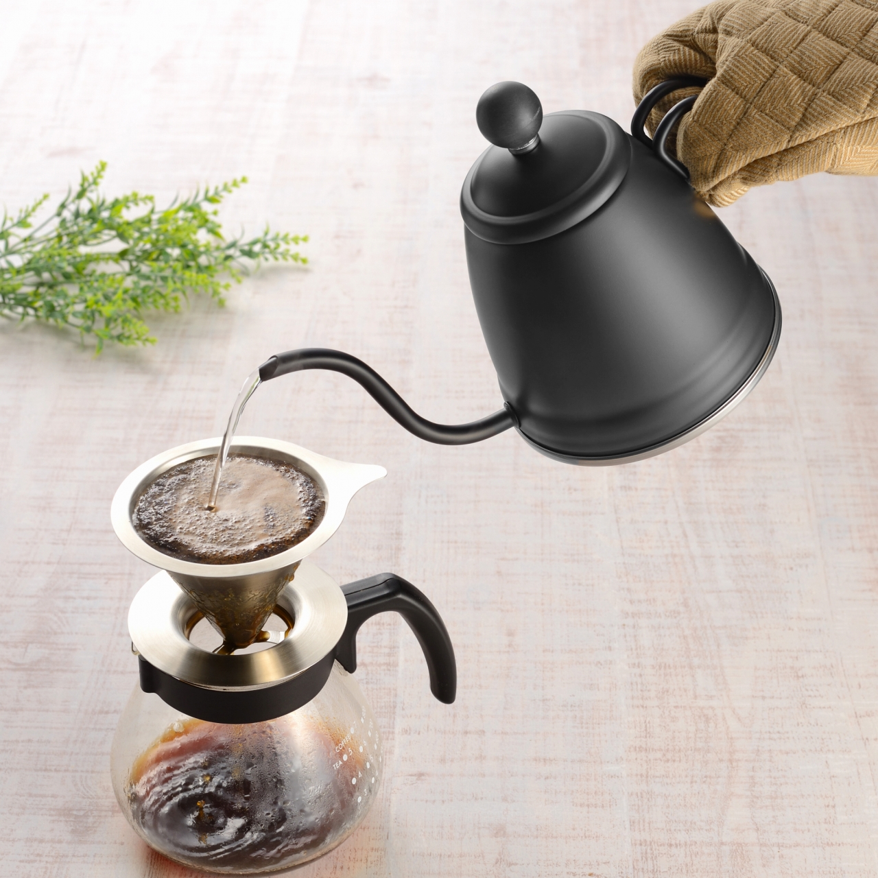 ドリップケトル1.3L IH対応 (ブラック/サテン仕上げ) 燕三 EM-058