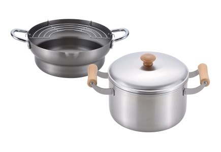 CS-052 千歳 鉄共柄段付き天ぷら鍋24cm & 木柄深型両手鍋22cm