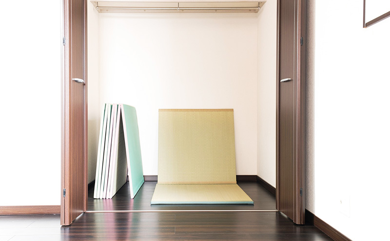 折り畳み式 畳「ORITAMI NEO(オリタミ ネオ)」カラー：浮雲　マット 三つ折り コンパクト 災害用 アウトドア