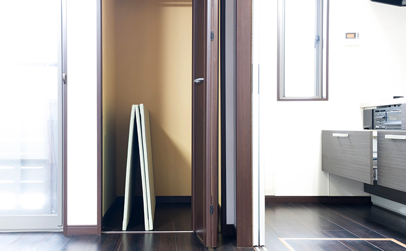 折り畳み式 畳「ORITAMI(オリタミ)」　マット 三つ折り コンパクト 災害用 アウトドア