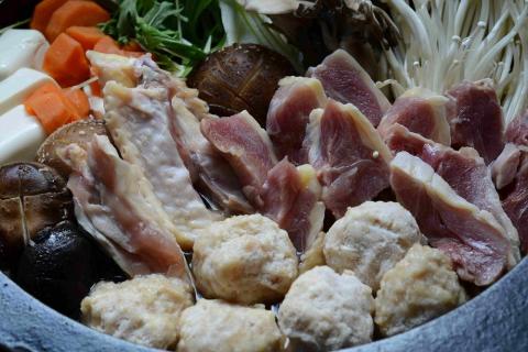 若軍鶏肉 （メス）と 工房謹製 つくね団子 のお鍋セット ひよころ鶏園 1R11011