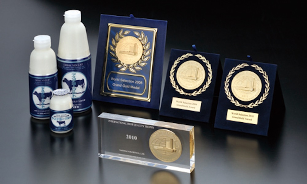 【12/21までの寄附で年内発送】【3年連続最高金賞】ヤスダヨーグルト 500ml×6本 バラエティセット 化粧箱 1B28011