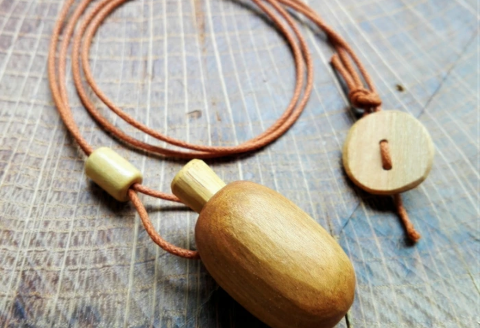 Junshin森から作る木製アロマペンダント 2G01011