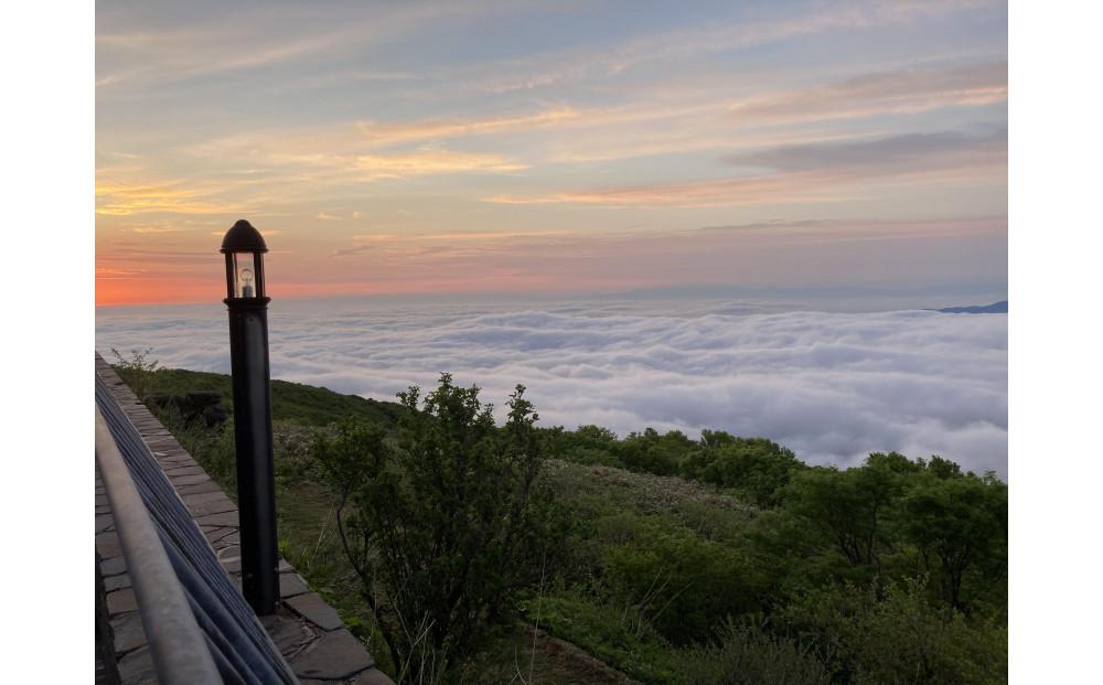【佐渡市】佐渡島ドンデン高原ハイキング・佐渡食材のディナーと星空＆夜景観賞プラン 大人2名様分【祝！世界遺産登録　佐渡島（さど）の金山】【世界遺産がある島で絶景を楽しむ】【JTB体験プラン】
